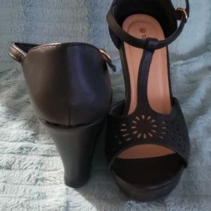 TOP Moda Black Wedge Sandals
